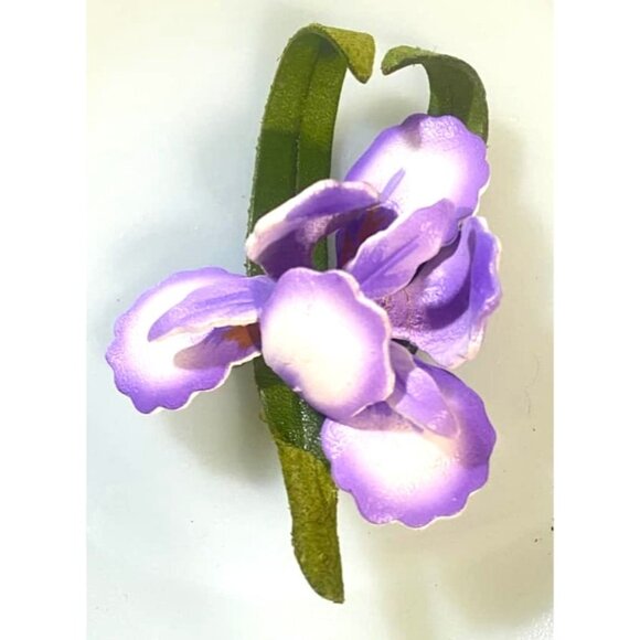 Large Vintage Leather Dutch Iris Flower Brooch Purple Lavender Lilac Pin Made In - Picture 1 of 2